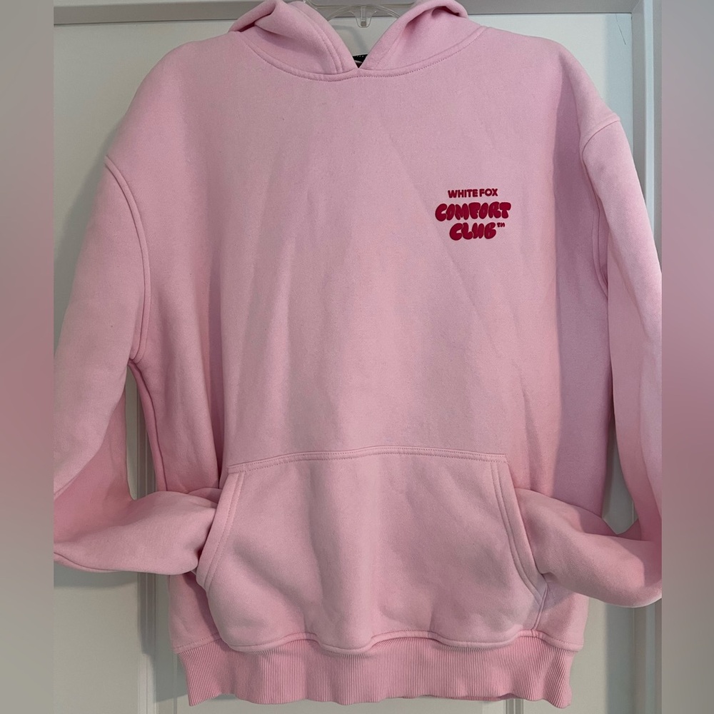 Women’s White Fox Boutique Pullover Hoodie S/M Comfort Club Logo in Pink.